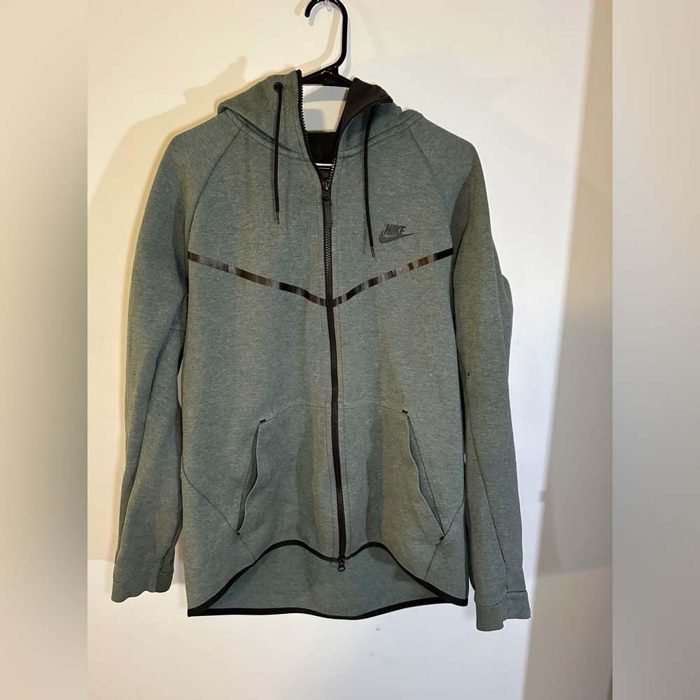 Nike tech fleece - men’s xl - excellent condition